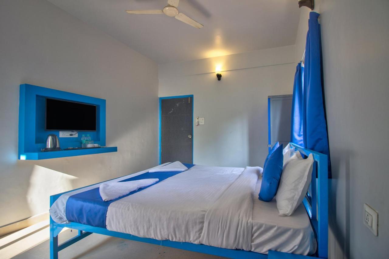 Mandrem Retreat Beach Resort Goa Velha Esterno foto