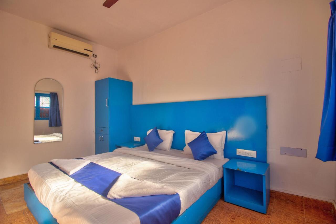 Mandrem Retreat Beach Resort Goa Velha Esterno foto